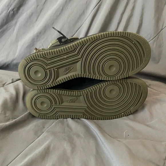Nike SF Air Force 1 Black/Green Suede High-Top